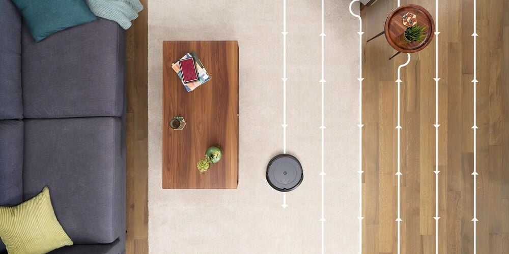 Un robot Roomba siguiendo un patr&oacute;n vertical